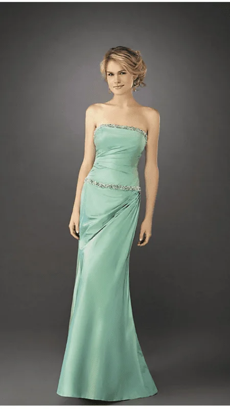 Formal Dress for Theme Park EventsLa Femme - 12525 Beaded Strapless Ruche-Textured Trumpet Gown