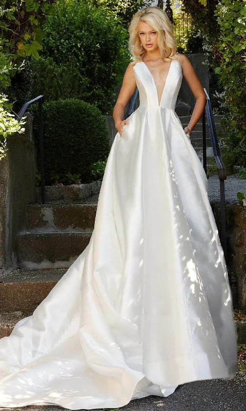 Formal Dress for Civil CeremoniesJovani Bridal JB05400 - Satin V-Neck Bridal Gown