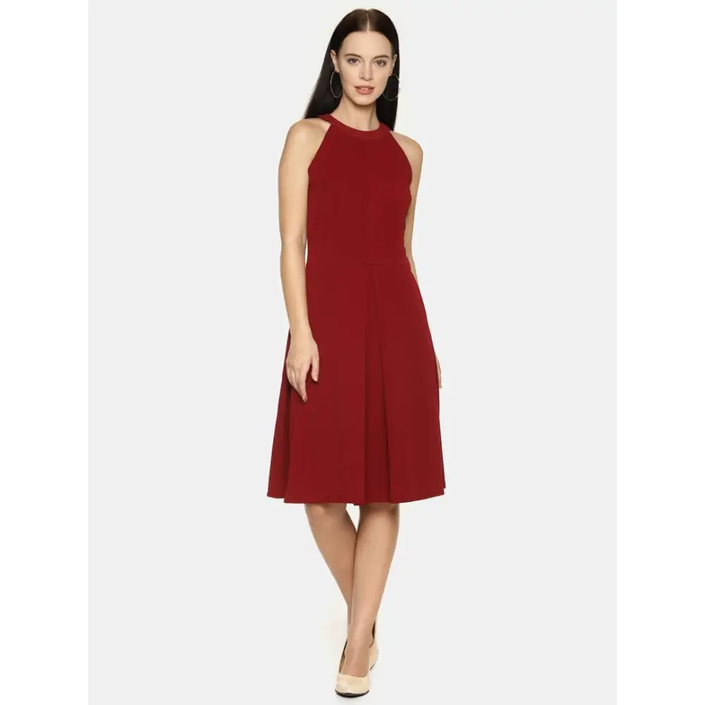 Sleeveless Dress In TulleStylish Polyester Maroon Solid Halter Neck Casual Sleeveless Dress