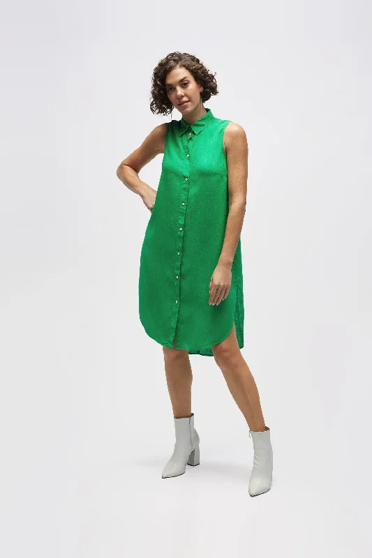 Sleeveless Dress With Empire WaistPOINT COLLAR SLEEVELESS DRESS